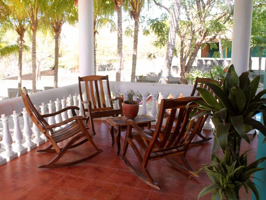 Casa De Los Cocos Bed and Breakfast Transito Εξωτερικό φωτογραφία